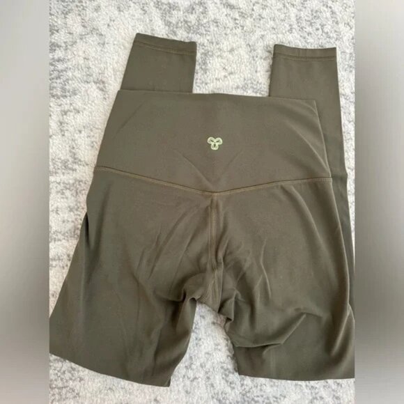 BUTTER Cheeky Hi-Rise Legging - Green - Picture 6 of 8